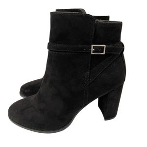 Banana  Republic Vegan Suede  Black Booties Size 7